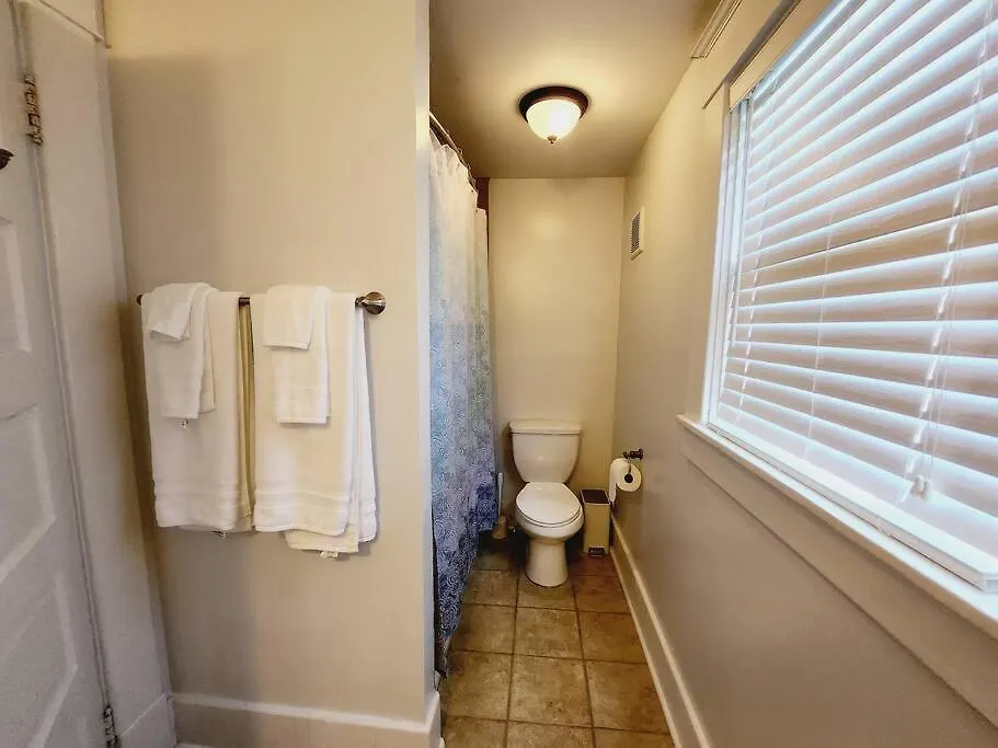 Overton Square - Spacious & Central Memphis 0*,  United States