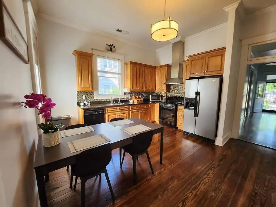 Holiday home Overton Square - Spacious & Central Memphis