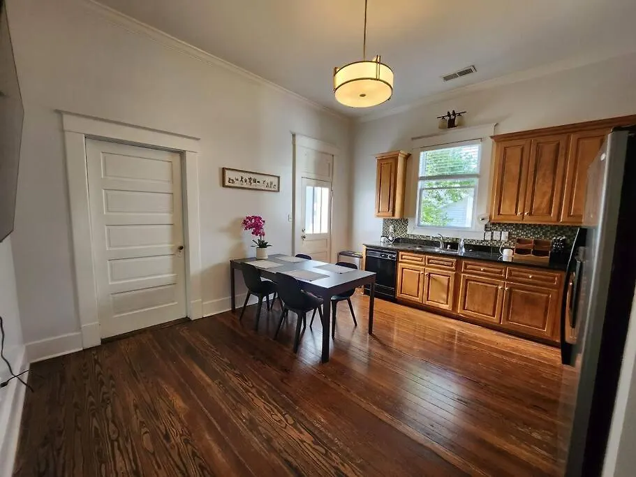Overton Square - Spacious & Central Memphis 0*,  United States