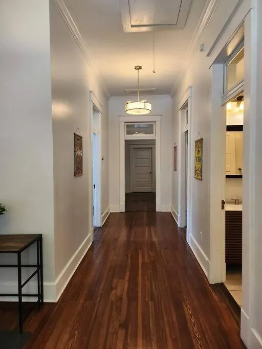 Holiday home Overton Square - Spacious & Central Memphis